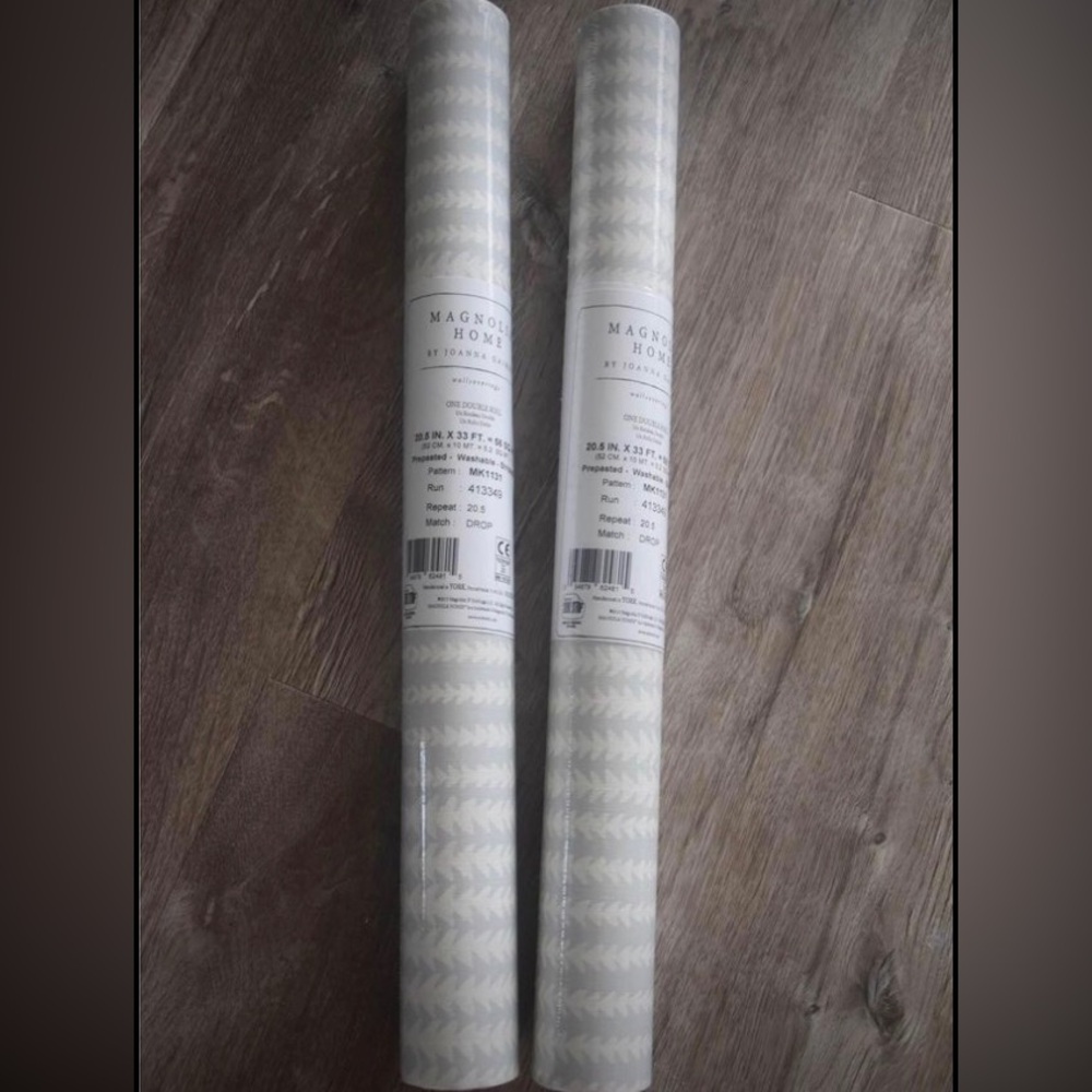 2 rolls of Magnolia Home wallpaper in Vantage Point, grey